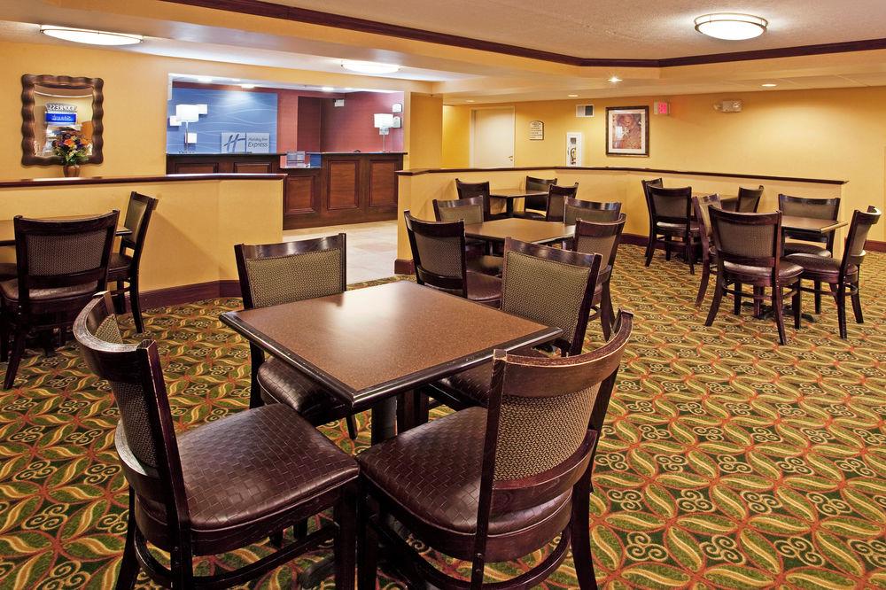 Holiday Inn Express London-I-70 By Ihg Exterior photo