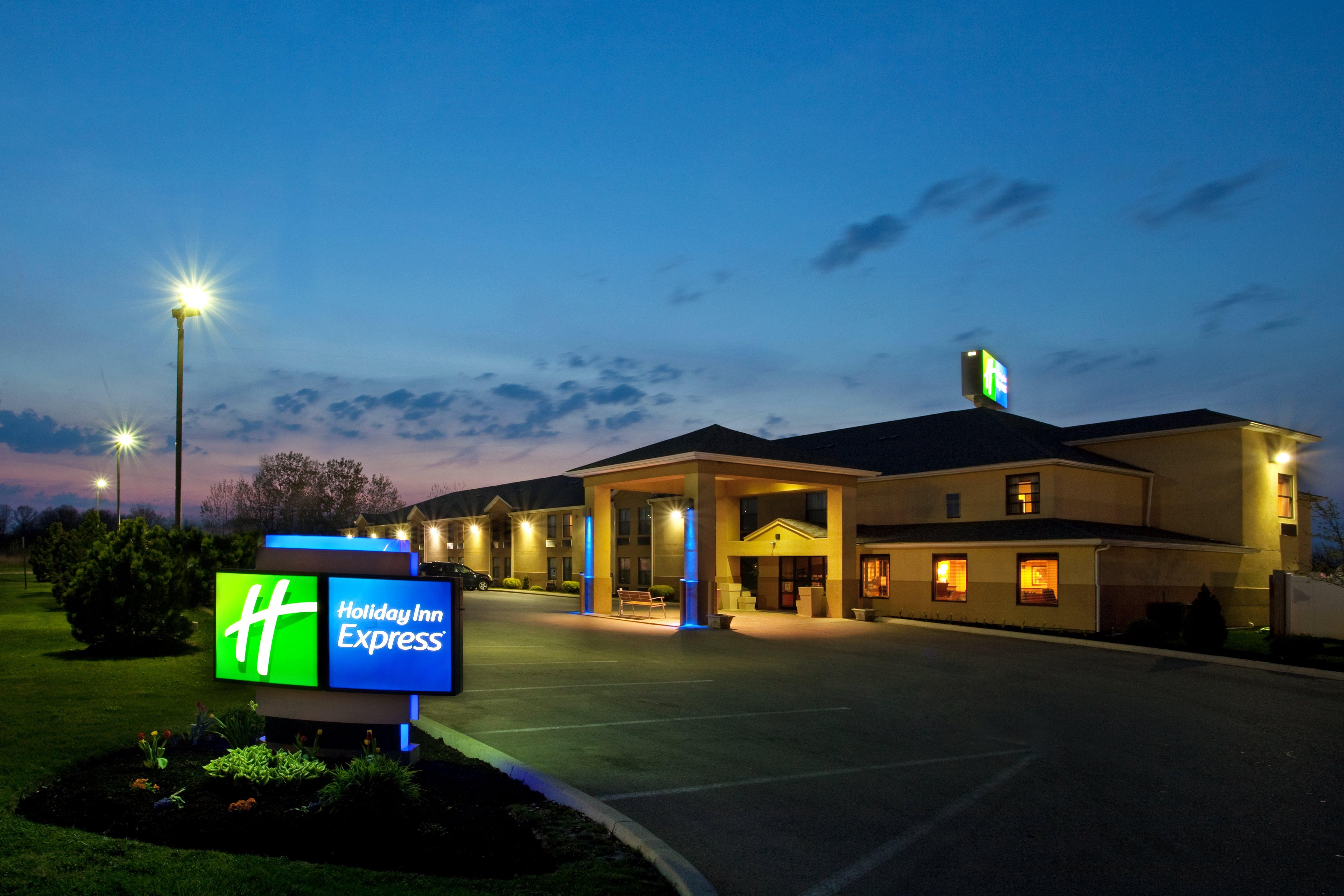 Holiday Inn Express London-I-70 By Ihg Exterior photo