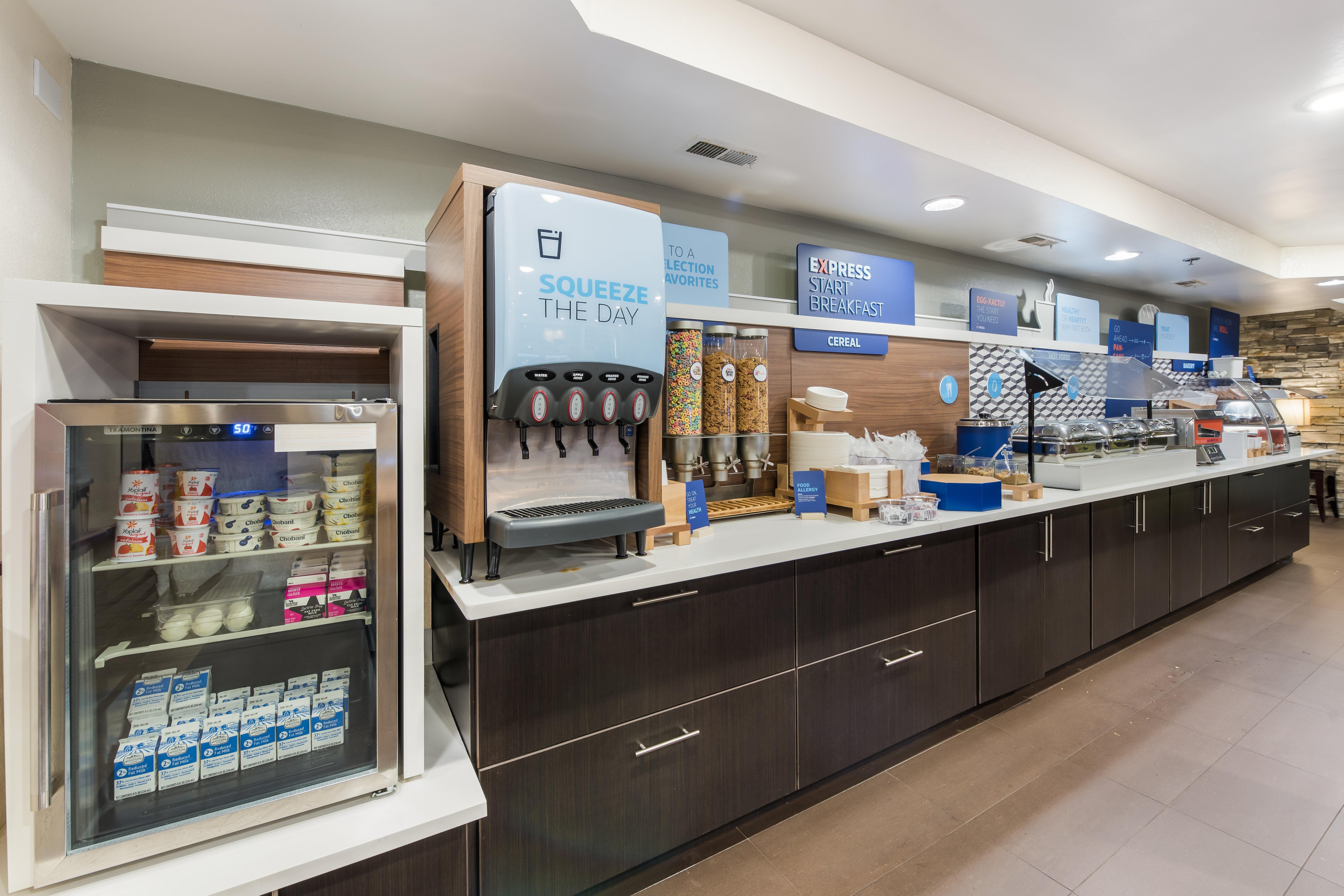Holiday Inn Express London-I-70 By Ihg Exterior photo