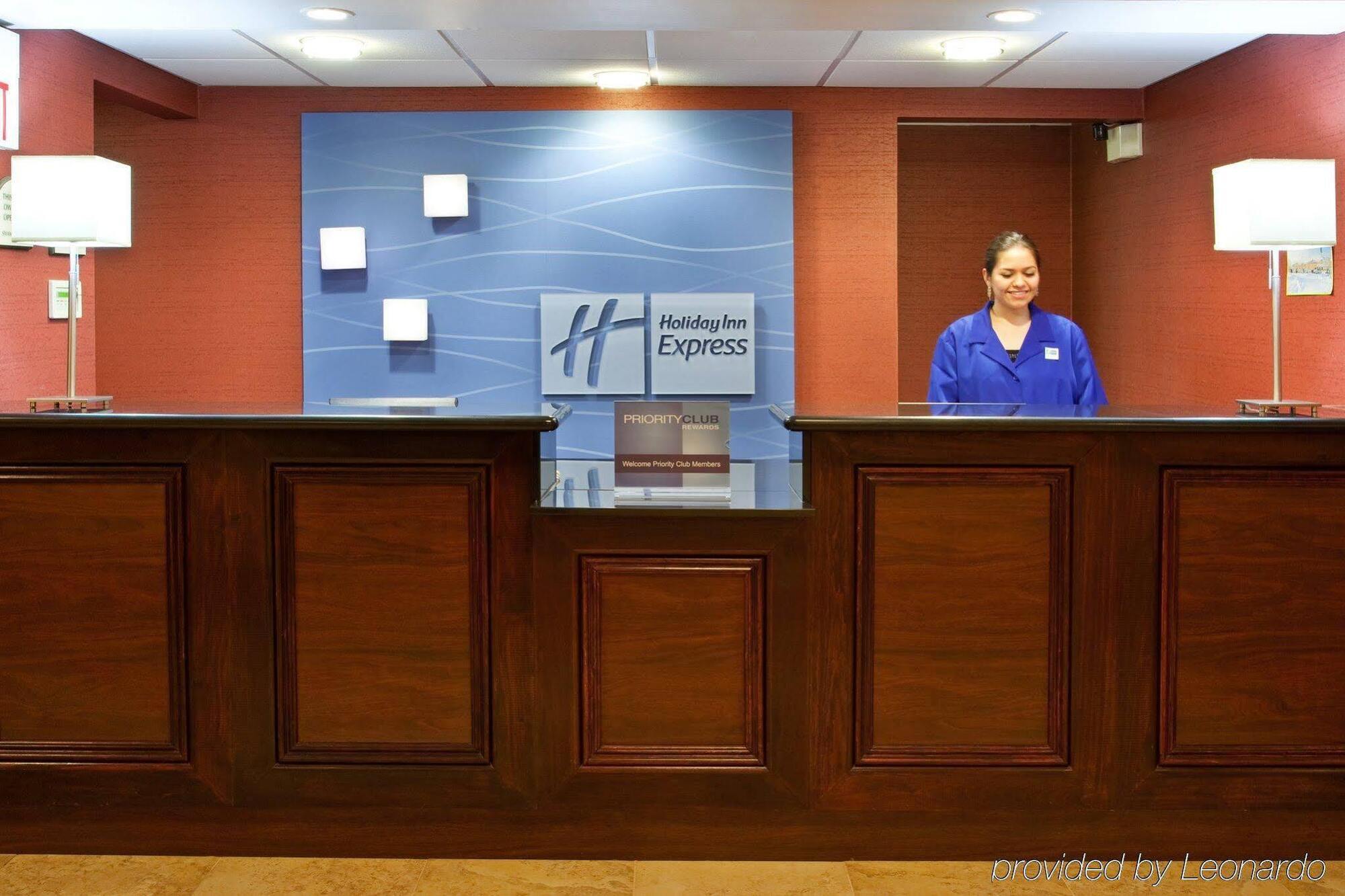 Holiday Inn Express London-I-70 By Ihg Exterior photo